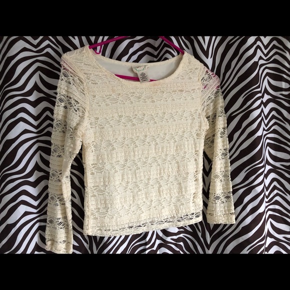 Whit Lace Crop Top - Picture 2 of 2